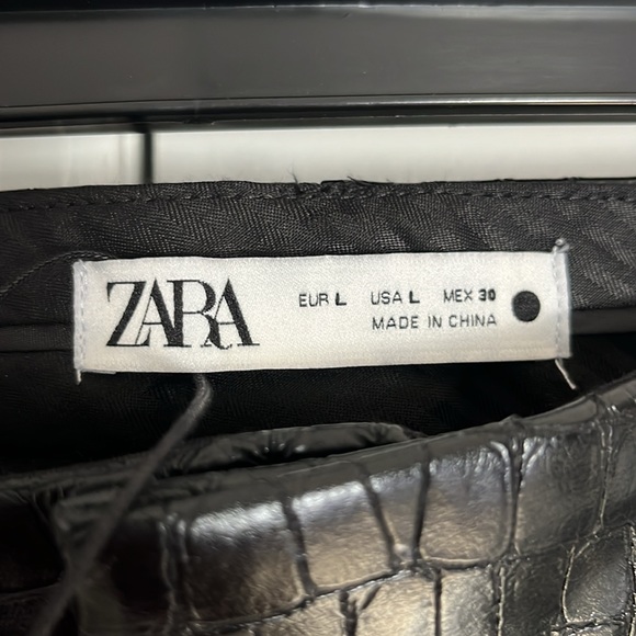 Zara Croc Embossed Faux Leather Pant with Split Hem Black - Size L - Picture 7 of 11